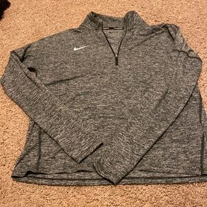 Nike - Drifit - medium- pullover